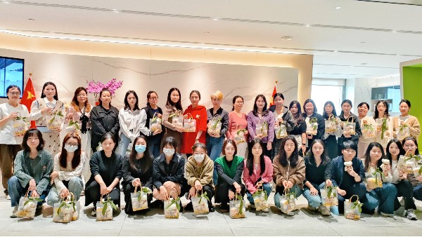 致所有女神：熱辣滾燙，綻放光芒！