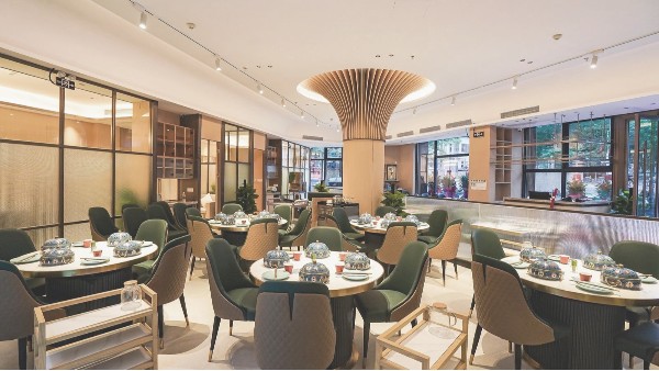 一個成功的餐飲店在餐廳裝修中做了些什么？
